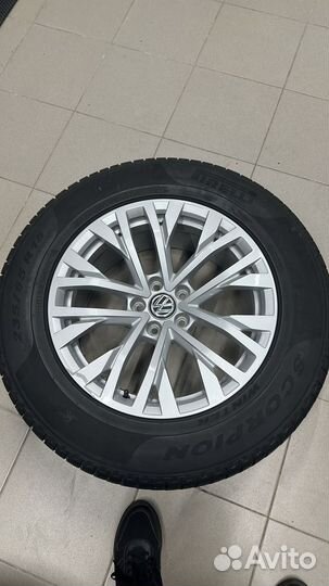 Зимние колеса в сборе r18 Volkswagen Touareg новый