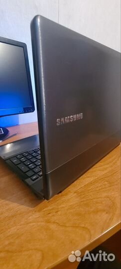 Ноутбук samsung NP300E5C