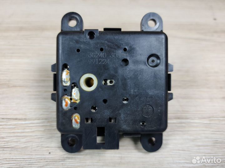 Сервопривод заслонки печки Nissan Almera N16