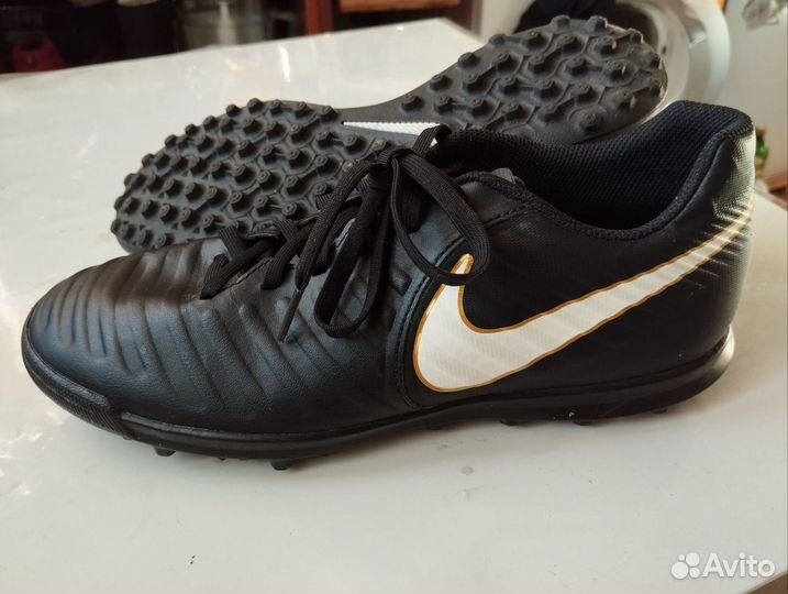 Футбольные бутсы nike tiempo