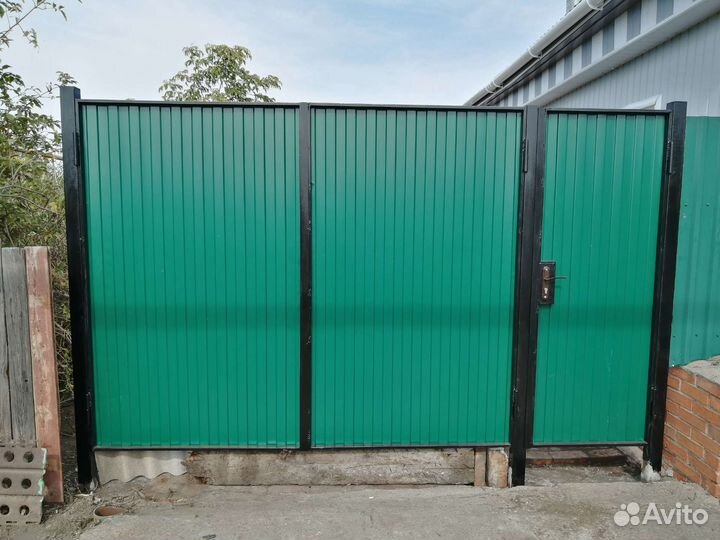 Ворота с элементами ковки