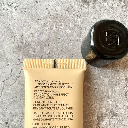 Тональная основа Kiko Milano