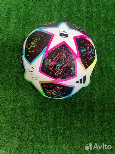 Новый футбольный мяч Лига чемпионов