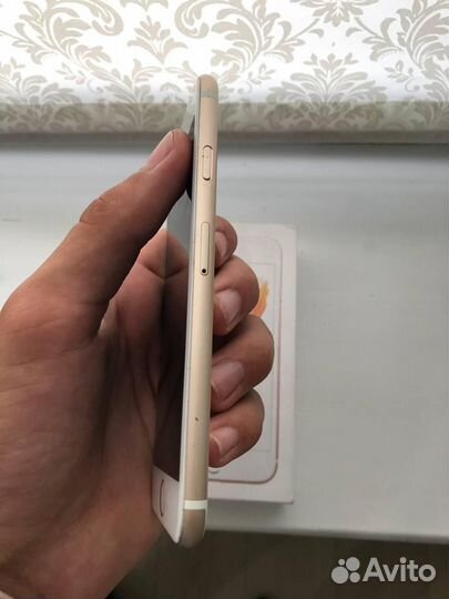 Телефон iPhone 6s