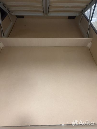 Кровать с матрасом 160 200