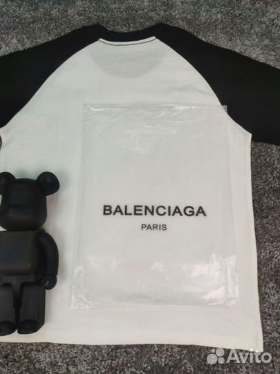 Футболка Balenciaga Black & White белая