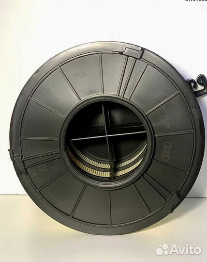 Воздушный фильтр Volkswagen 8W0133843A