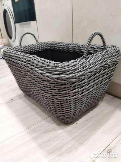 Уличное кашпо для цветов