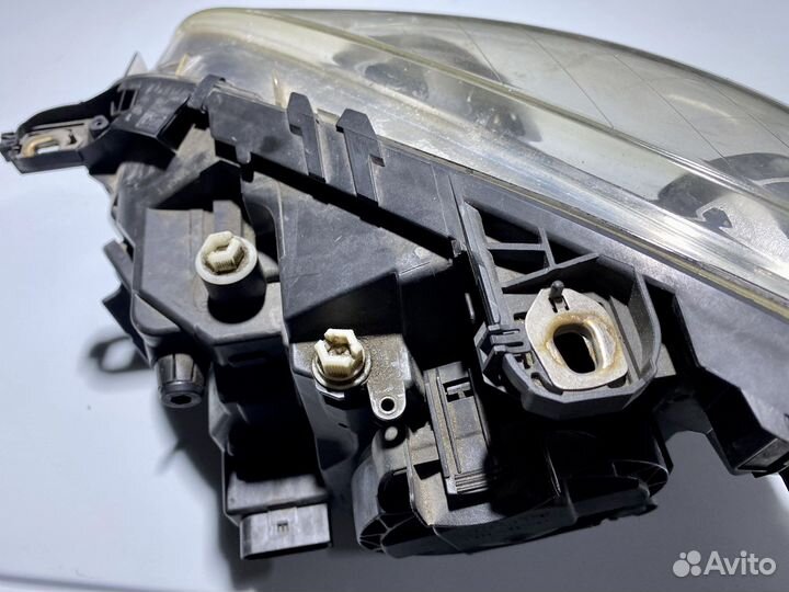 Передняя правая фара на Mercedes w245 (b-classe )