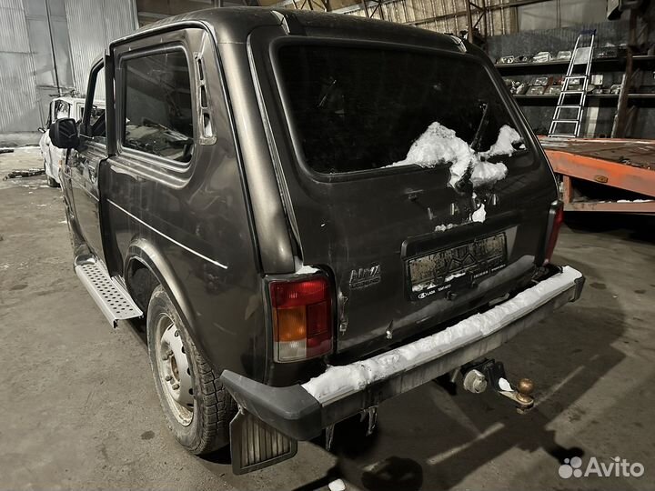 LADA 4x4 niva 23 г