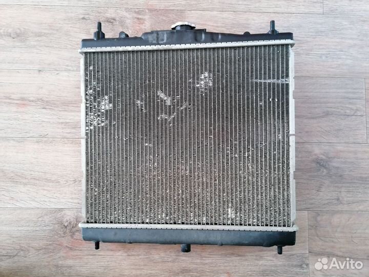 Радиатор охлаждения Nissan Note E11