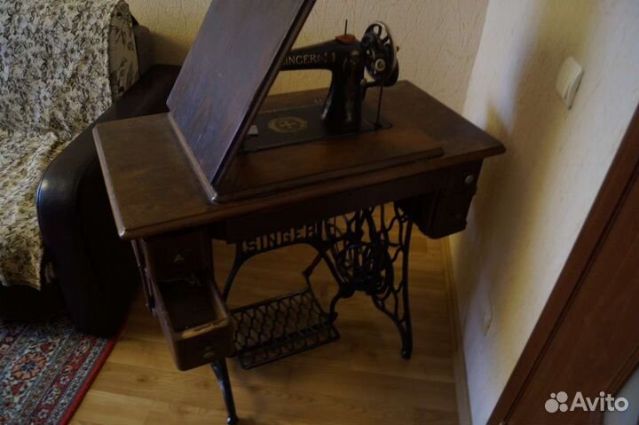 Швейная машина Singer