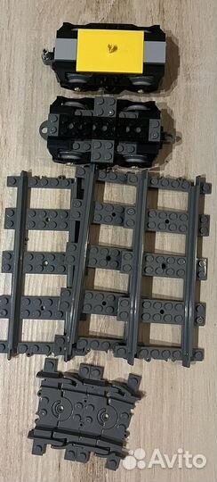 Рельсы и тележки для поездов лего