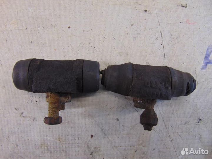 Цилиндр тормозной задний для Volkswagen Passat 19