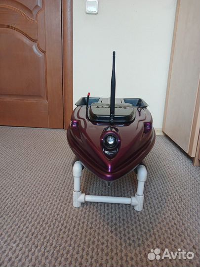 Прикормочный кораблик с gps и эхолотом