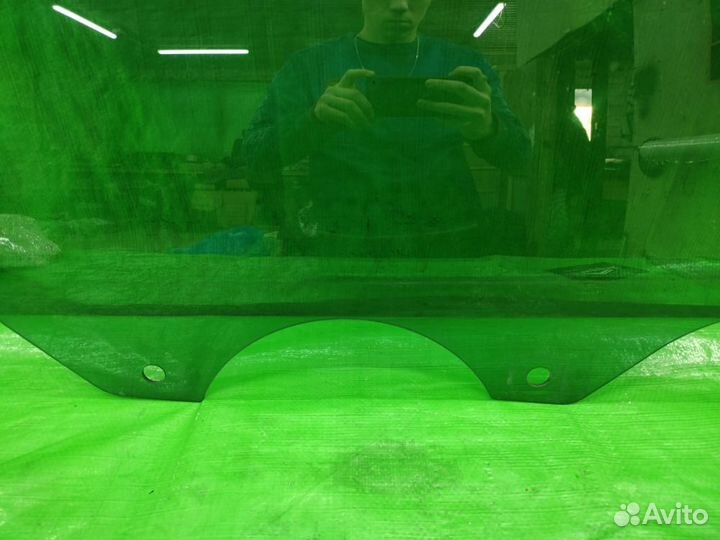 Стекло двери лев. зад. Volkswagen Touareg