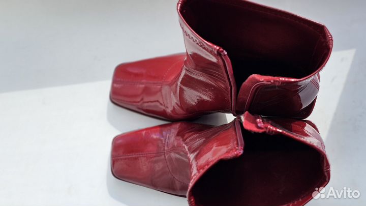 Сапоги лаковые stradivarius