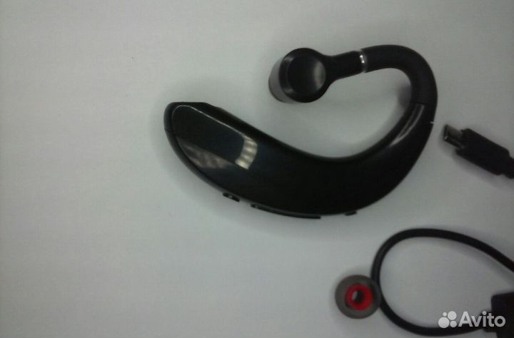 Новая хорошая Bluetooth гарнитура