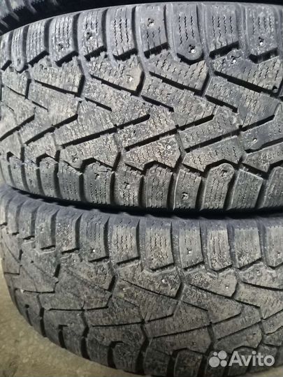 Pirelli Ice Zero 215/65 R16