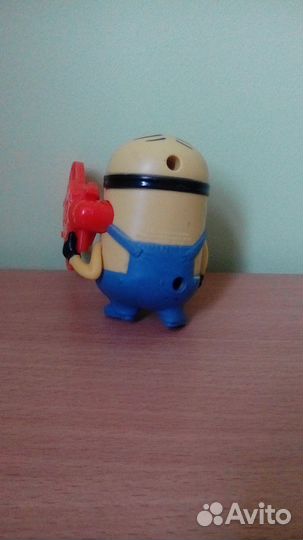 Миньон и игра Happy из Макдональдса