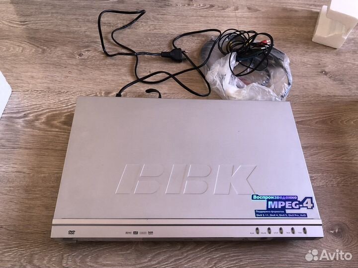 Dvd плеер bbk DV 323 S