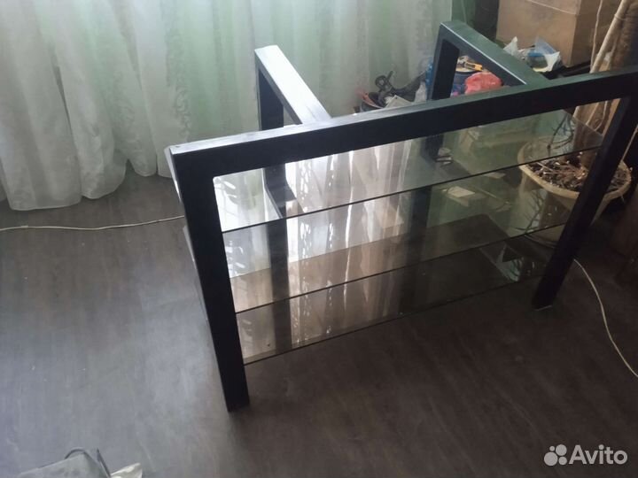 Стеклянная тумба под тв