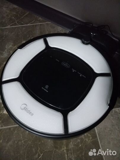 Робот пылесос Midea