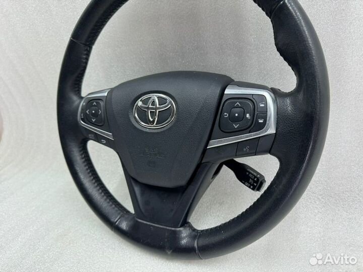 Рулевое колесо Toyota Camry V55 2014-2018