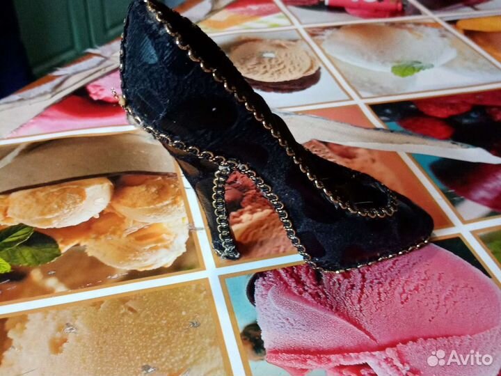 Туфелька для ювелирных изделий