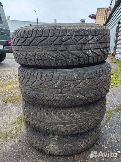 Tigar SUV Ice 215/65 R16