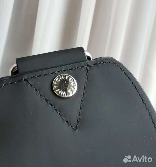 Мужская сумка-слинг Louis Vuitton