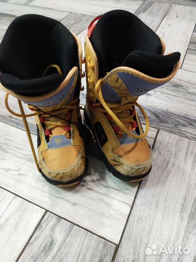 Сноубордические ботинки детские 33 р