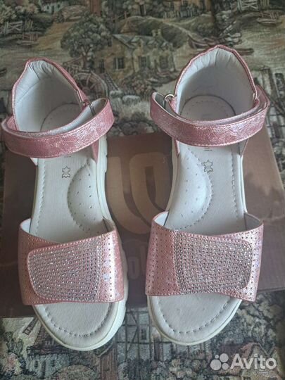 Босоножки для девочки 33