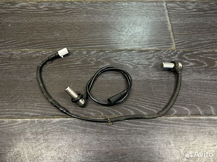 Передний датчик abs audi a8 d2 4D0927803