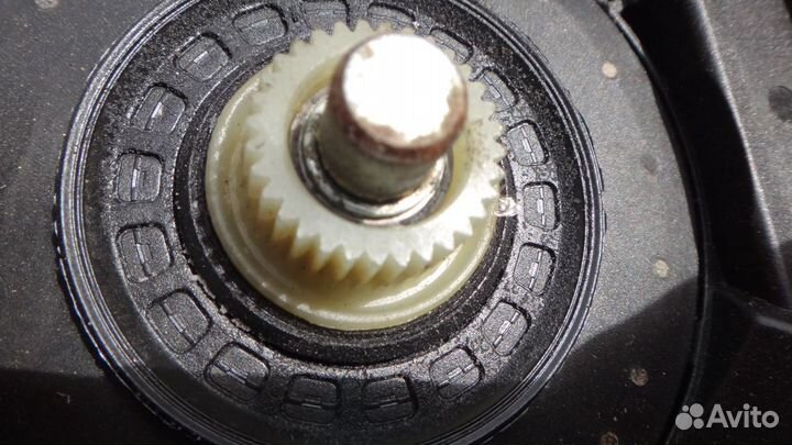 Моторчик стеклоподъемника правый Ауди А4 Б6 Б7