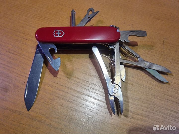 Victorinox Deluxe Tinker красный ' торг уместен