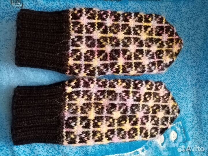 Варежки вязаные женские