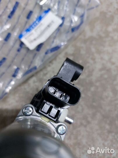 Моторчик стеклоподъемника правый Hyundai Veloster