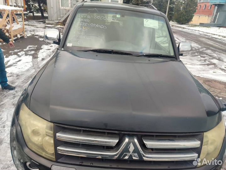 Капот Mitsubishi Pajero 4 черный оригинал X24