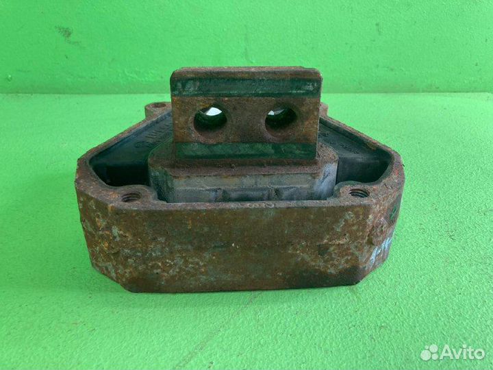 Подушка двигателя iveco stralis