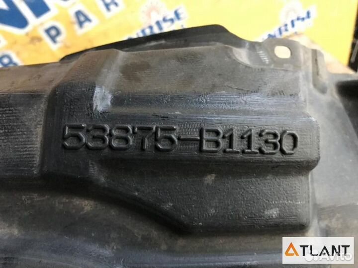 Подкрылок передний правый toyota tank