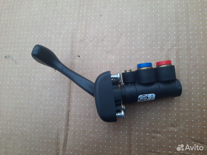 Продается кран ручника (парашют) Freightliner