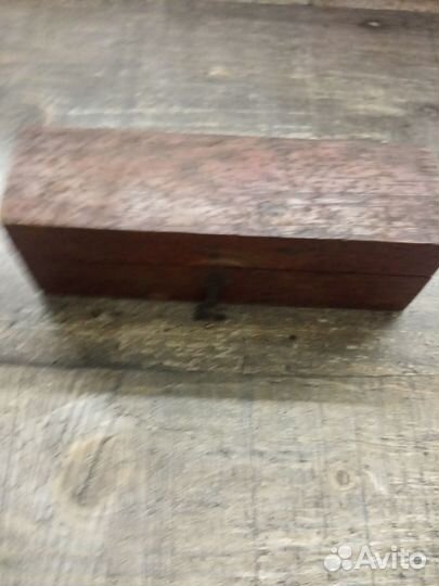 Набор разновесов в деревянной подставке