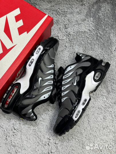 Кроссовки Nike Air Max Tn Plus