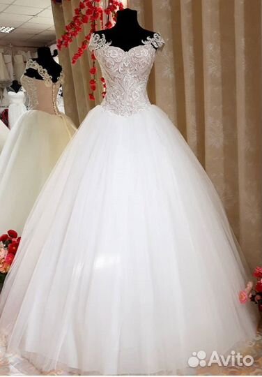 Свадебное платье