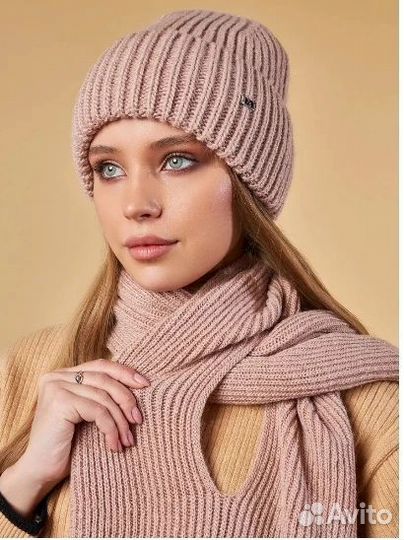 Комплект шапка и шарф. Новые