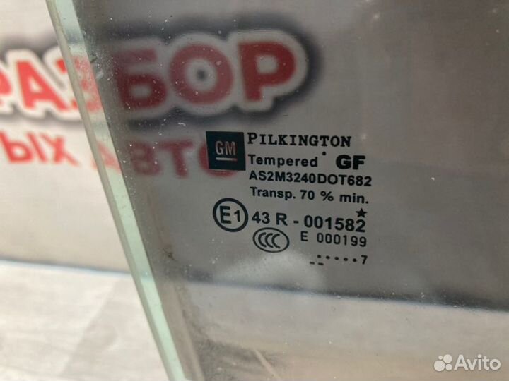 Стекло двери заднее правое Opel Zafira B уневерсал