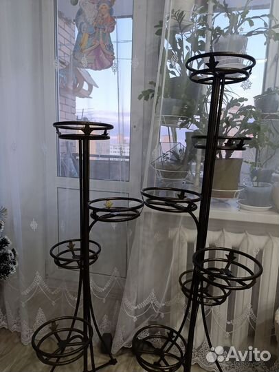 Подставка для цветов металлическая