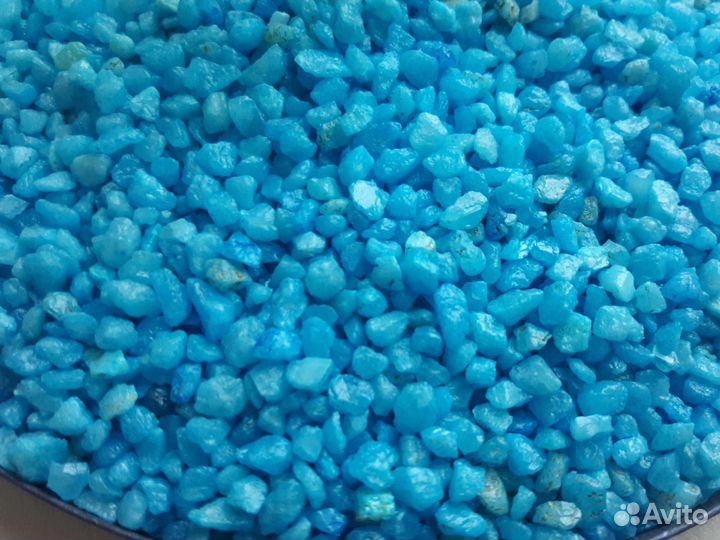 Камешки в аквариум с искусственным растением