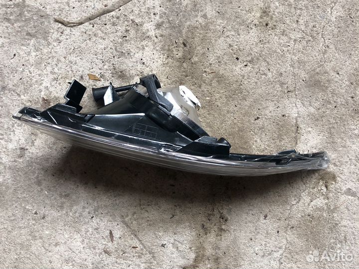 Skoda Fabia 2 5J Фара противотуманная